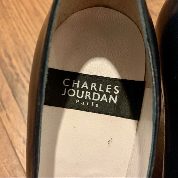 charles JOURDAN PARIS navy leather heels. Size 8 AA Made in Spain - Picture 2 of 7